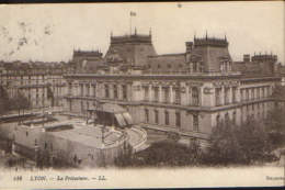 France-Carte Postale Circulle En 1910-Lyon-La Prefecture(L'entrée A Auvents!)-2/scans - Lyon 3