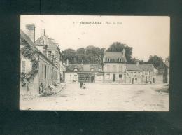 Vic Sur Aisne (02) - Place Du Port ( Animée Ed. Ecorce) - Vic Sur Aisne