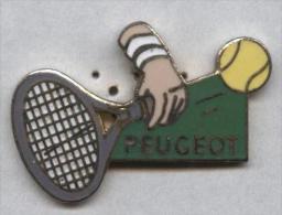 Pin's Peugeot Tennis (doré) - Démons Et Merveilles - Peugeot