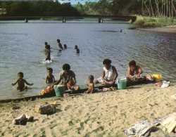 (432) Fidji Islands - Ile De Fiji - Washing Day (in River) - Fiji