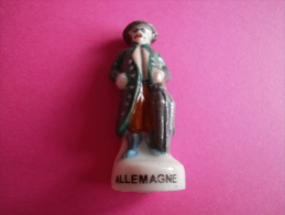 HOMME ALLEMAGNE - FEVE BRILLANTE ANCIENNE SERIE - Pays