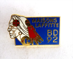 PIN'S SALON BD DE MAISONS LAFFITTE 1992 BLANC DUMONT ? - CARREFOUR - Moret SA Paris - Pins