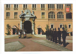 PRINCIPAUTE De MONACO.  Relève De La Garde Devant Le Palais Princier.  (blason, Tambour...) - Prince's Palace