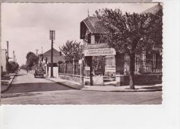 93.019/ BLANC MESNIL - Rue M. Gorki Et Le Commissariat  Cpsm - Le Blanc-Mesnil