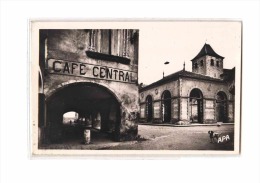 82 LAUZERTE Couverts, Café Central, Ed APA 9, CPSM 9x14, 1965 - Lauzerte