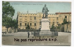 - 1151 - Avignon - Place Du Palais Et Statue  De Grillon, Cliché Peu Courante, Enfant, Non écrite, TBE, Scans. - Avignon