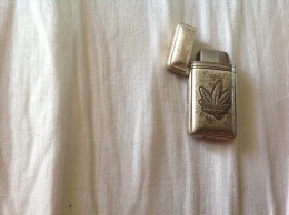 Briquet  Feuille De Cannabis - Autres & Non Classés