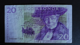 Sweden - 20 Kronor - 1997-2002 - P 63a - F (small Tear) - Look Scan - Sweden