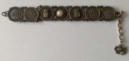 Bracelet En Métal Argenté Motif Armoirie De Dieppe - Rare - Argenterie