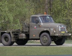 (155) Military - Truck - Vrachtwagens En LGV