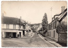 CP, 78, ST LEGER EN YVELINES, La Grande Rue, écrite, Voyagé - St. Leger En Yvelines