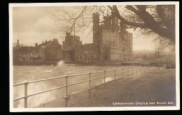 GB CARNARVON / Castle And Rough Sea / - Caernarvonshire