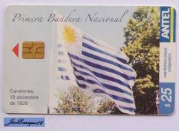 TC 375a URUGUAY - LA PRIMERA BANDERA NACIONAL - Le Premier Drapeau National - THE FIRST NATIONAL FLAG - Uruguay