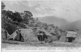 Afrique  Noire   Autre     Village Dans La Forêt   (non Voyagée) - Non Classés