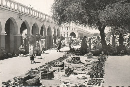 P P 388 /C P S M- TCHAD -FORT LAMY   UN COIN DU MARCHE - Tsjaad