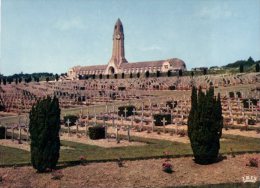 (110) France - Douaumont Ossuaire Et Cimetiere - Cimiteri Militari