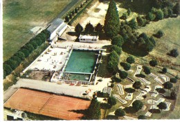 CPM  87      CHALUS       LA PISCINE ET LE GOLF      VUE AERIENNE - Chalus