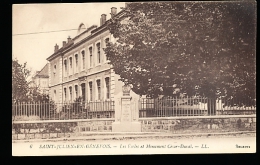 74 SAINT JULIEN EN GENEVOIS / Les Ecoles Et Monument César Duval / - Saint-Julien-en-Genevois