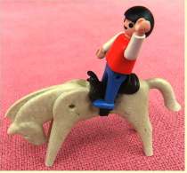 2 Alte Playmobil Figuren  -  Pferd Und Männchen - Playmobil