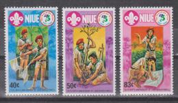 Niue 1983 Mi. 493-495** MNH - Scouts - Niue
