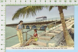 Key West Florida ( The Buss That Goes To Sea On The Seven Mile Bridge  ) Post Card Carte Postale 2 Scans - Key West & The Keys