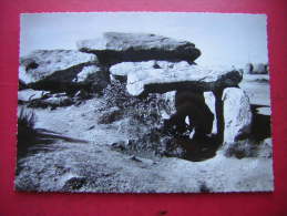 CPSM PHOTO CARNAC  MORBIHAN  DOLMEN DE KERMARIO   NON VOYAGEE - Dolmen & Menhirs