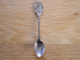 BARCELONE Sagrada Familia Espagne Petite Cuillère Souvenir Lepel Spoon Cuchara Löffel Cucchiaio Cuillères - Obj. 'Souvenir De'