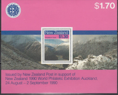 New Zealand  Lot No.  674a     Scott No.906a  Souv. Sheet  Year 1988 - Ongebruikt