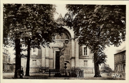 02-VERVINS-PALAIS DE JUSTICE-MONUMENT AUX MORTS DE LA GUERRE 1914/1918 - Vervins