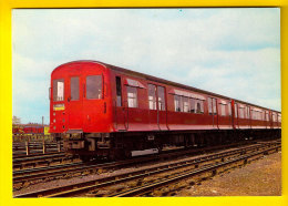 LONDON TRANSPORT UNDERGROUND P STOCK 1938 METROPOLITAN LINE METRO TUBE TRAIN TREIN LOCOMOTIVE LOCOMOTIEF ZUG TRENO 1125 - Metro