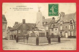 Orne - JUVIGNY SOUS ANDAINE - La Place Et Le Monument - Juvigny Sous Andaine