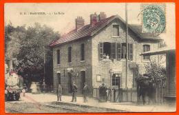 HARFLEUR - La Halte ( Gare Et Train )   / L65 - Harfleur