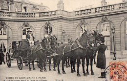 Paris   75   Visite Du Lord Maire    Le Carrosse Dans La Cour De L'Elysée - Autres & Non Classés