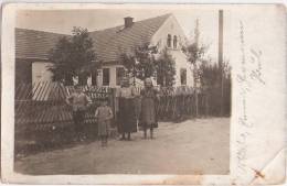 BRIESING Gemeinde Malschwitz Bei Bautzen Private Fotokarte Mit Einzelhaus Und Bewohner 8.11.1917 - Bautzen