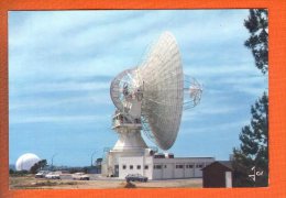 1 Cp PLEUMEUR BODOU : Le Centre De Télécommunications Par Satellites. - Pleumeur-Bodou