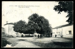 Cpa  Du 17  Beauvais Sous Matha  Place De La Mairie ..  Matha Saint Jean D' Angely  MABT27 - Matha