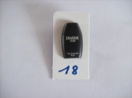 PIN´S -  GUY LAROCHE  Paris   DRAKKAR  NOIR     - Voir Photo ( 18 ) - Parfums