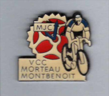 Pin´s  Sport   CYCLISME,  V.C.C.  MORTEAU - MONTBENOIT  ( 25 ) - Radsport