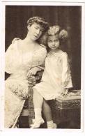 "S.M. La Reine Elisabeth Et Princesse Marie-José / H.M. Koningin Elisabeth En Prinses Marie-José - Celebridades