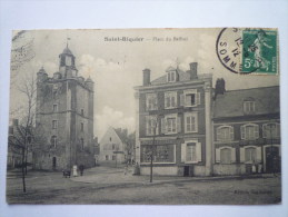 ST  RIQUIER  (Somme)  :  Place Du  BEFFROI - Saint Riquier