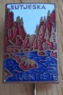 Climbing Mountaineering Alpinism,TJENTISTE - SUTJESKA  , Bosnia Old Enamel Pin - Alpinismo, Escalada