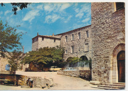 83 // LE CASTELLET  La Place   CPSM  Edit Combier - Le Castellet