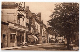 Selles-sur-Cher, Place De L´église, Animée, Grand Hôtel Du Lion D'Or, Félix Potin, Automobile, C.I.M. - Selles Sur Cher