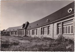 CPSM - GF - Les Meiveilles Du Val De Loire - Graçay (Cher) Le Nouveau Groupe Scolaire - Graçay