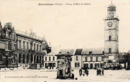 GRAVELINES Place Beffroi Et  Mairie - Gravelines