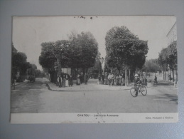 CPA/ Chatou/ Les Trois Avenues/ Cornée Haut à Droite - Chatou