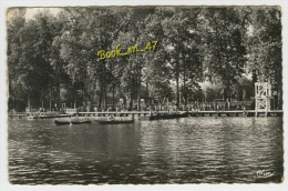 Delcampe - {47114} 72 Sarthe La Flèche , La Piscine Plage Sur Les Bords Du Loir ; Animée.  " En Baisse " - La Fleche