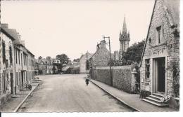 LANVOLLON (C.-du-N.).  Rue De La Poste.     RARE       (légère Pliure) - Lanvollon