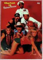 Kleines Musik-Poster - Band Village People Mit Valerie Perrine  - Rückseite : Gruppe Hot Legs - Von Pop Rocky Ca. 1982 - Plakate & Poster
