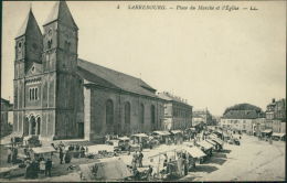 57 SARREBOURG  /  Place Du Marché Et L'église   / - Sarrebourg